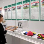 これまで8頭いる競馬の「三冠馬」と、8人いるプロ野球の「打撃三冠王」の展示。偶然にも同じ数だ=2026年5月15日、東京都府中市のJRA競馬博物館、渋谷正章撮影