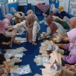 Pelatihan pembuatan hand bucket yang diinisiasi oleh DPAD Kota Tangerang, di Kampung Jimpitan KB, Kecamatan Batuceper, Jumat (22/05),