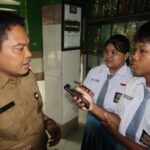 Siswa SMAN 22 Surabaya belajar jurnalistik. Foto : Andika.