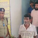 পুলিশের জালে ৮ বাংলাদেশি। নিজস্ব চিত্র