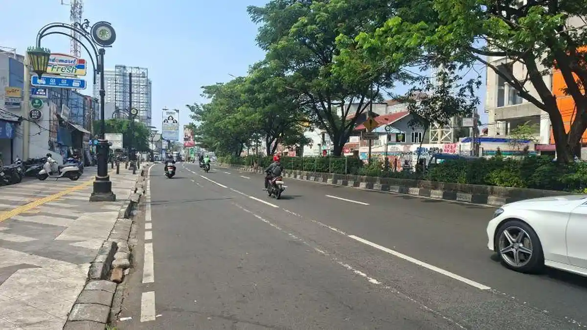 Traffic on Margonda Street in Depok was quiet during the long weekend.