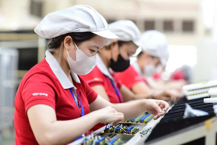 Cần nghiên cứu, đề xuất, thương lượng với người sử dụng lao động cơ chế thưởng theo tỉ lệ giá trị làm lợi - Ảnh: QUANG ĐỊNH