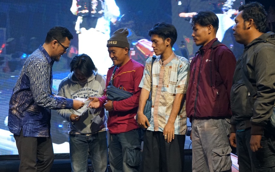 Residents Enthusiastically Attend Milangkala of Hibar Art Studio, Hoping for Continued Collaboration with AQUA