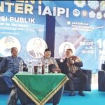 Ketua IKA IAIPI Bandung M. Hoerudin Amin, S.Ag., MH, Mantan Menteri Kehutanan DR MS. Ka'ban serta Sulwan Kosasih saat diskusi publik dan peresmian Student Center sebagai ruang aktifitas mahasiswa jurusan serta meresmikan Sekretariat IKA IAI Persis Bandung, Sabtu (16/5/2026). Foto : Dok. IAIPI