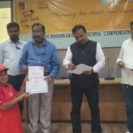 ग्रेटर हैदराबाद नगर निगम के खाद्य सुरक्षा अधिकारियों द्वारा जीएचएमसी सीमा क्षेत्र में संचालित स्ट्रीट फूड विक्रेताओं के लिए आयोजित फूड सेफ्टी ट्रेनिंग एंड सर्टिफिकेशन प्रशिक्षण कार्यक्रम का दृश्य।
