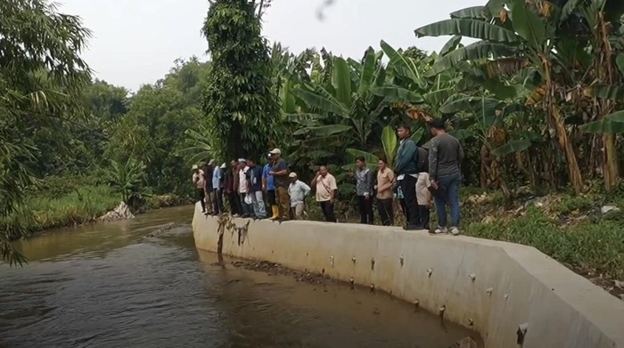 Depok Mayor plans to dredge river to tackle years of flooding in Bulak Barat.