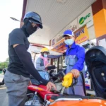 Điều chỉnh giá xăng dầu từ 15h ngày 21-5 - Ảnh minh họa: Q.Đ.