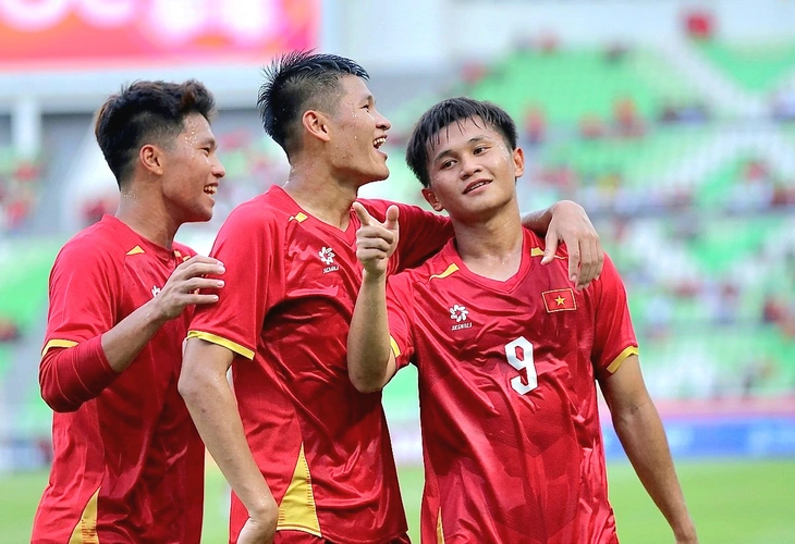 U19 Việt Nam cần thi đấu thật tỉnh táo trước U19 Indonesia - Ảnh: AFF