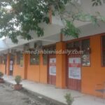 Suasana Institut Sains & Teknologi TD Pardede (ISTP) di Jalan DR TD Pardede, Medan, yang tidak lagi menjalankan aktivitas akademik tatap muka setelah akses kampus disegel oleh pihak ahli waris. (romi irwansyah)