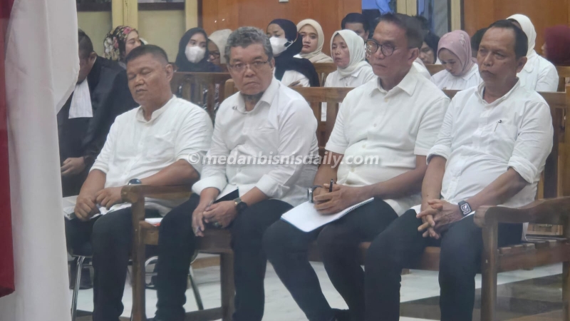 Empat terdakwa perkara dugaan korupsi penjualan aset PTPN I Regional I (dahulu PTPN II) kepada pengembang PT Ciputra Land melalui skema KSO dengan PT Nusa Dua Propertindo usai divonis bebas oleh Majelis Hakim Pengadilan Tipikor Medan, Rabu (3/6/2026).