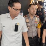 Wali Kota Medan Rico Tri Putra Bayu Waas bersama Kapolrestabes Medan Kombes Pol Calvijn Simanjuntak meninjau Tempat Hiburan Malam (THM) Phantom KTV di Jalan Adam Malik, Medan, yang ditutup setelah diduga menjadi lokasi peredaran narkoba.