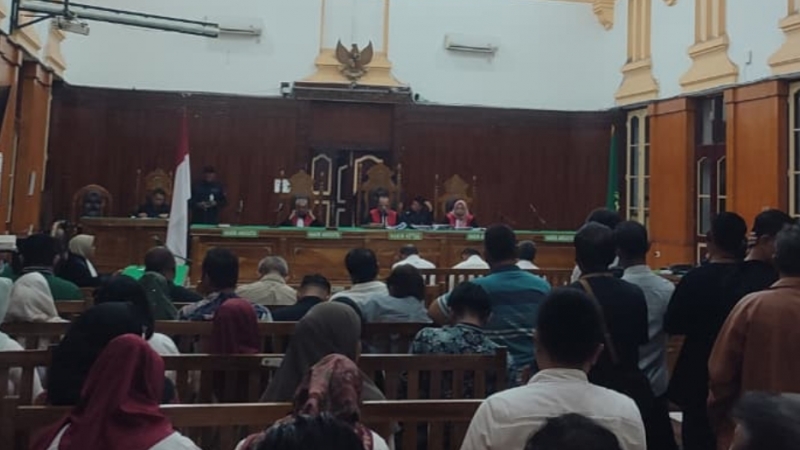 Majelis Hakim memvonis bebas empat terdakwa dalam perkara dugaan korupsi penjualan lahan eks PTPN ke pihak Ciputra Land dalam sidang di PN Medan, Rabu (3/6/2026).