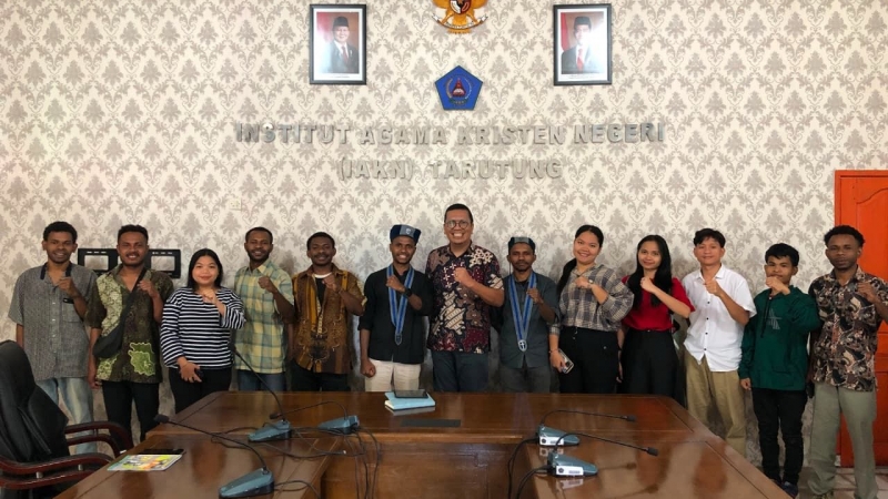 Audiensi kepada Rektor, GMKI Cabang Tarutung menyampaikan dukungan transformasi IAKN Tarutung menjadi UKN. (istimewa)
