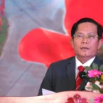 Nhà báo Tô Đình Tuân - Tổng biên tập báo Người Lao Động - phát biểu tại lễ kỷ niệm - Ảnh: HOÀNG TRIỀU