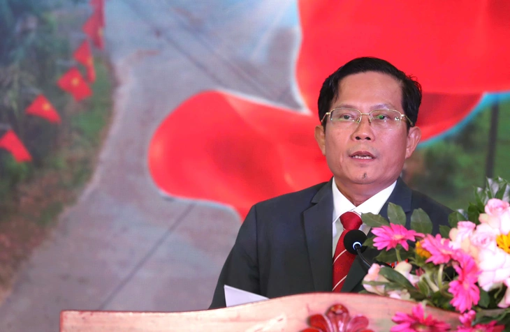Nhà báo Tô Đình Tuân - Tổng biên tập báo Người Lao Động - phát biểu tại lễ kỷ niệm - Ảnh: HOÀNG TRIỀU