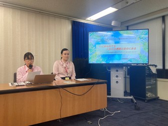 Natsumi Chikada, left, head of the group "Ijime kouisho.com," announces the survey results in Tokyo's Chiyoda Ward on June 4, 2026. (Mainichi/Mami Miyajima)