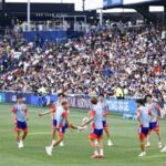 Japan's World Cup football players practice in front of fans in Nashville, Tennessee, on June 8, 2026. (Kyodo)