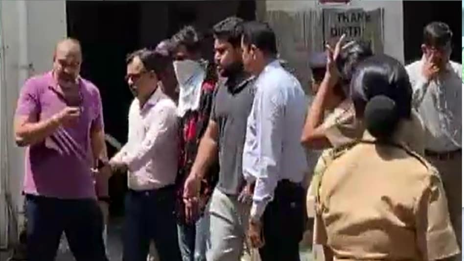 स्पेशल सेल की गिरफ्त में आयाहुजैफा हाशमी. (Photo: Screengrab)