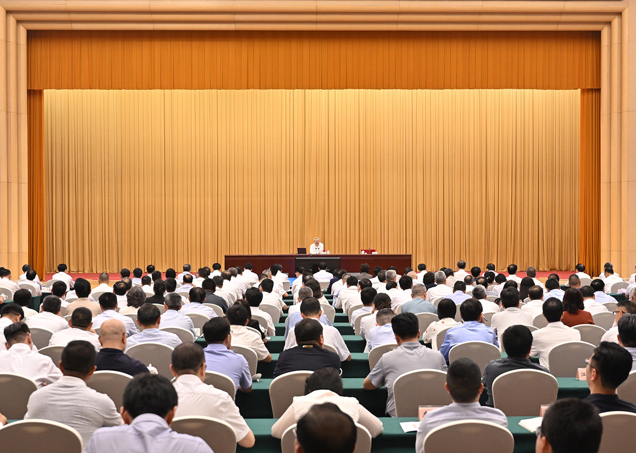 ▲6月5日下午，“智荟巴渝”大讲堂“33618”现代制造业集群体系知识集训举办专题讲座。记者 刘力 摄/视觉重庆