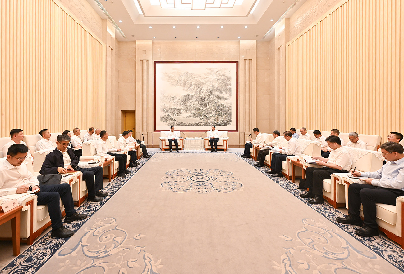 ▲6月3日下午，市委书记袁家军会见中国南水北调集团党组书记、董事长汪安南一行。记者 刘力 摄/视觉重庆