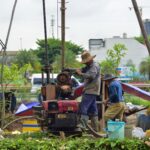Đơn vị thi công đang khẩn trương khoan khảo sát địa chất trên đường Song Hành, phường Bình Trưng, TP.HCM phục vụ việc làm tuyến metro Thủ Thiêm - Long Thành - Ảnh: TRÍ ĐỨC