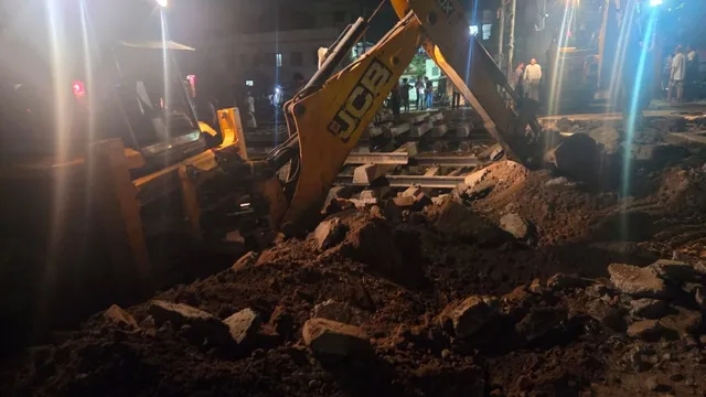 भागलपुर: नई रेल लाइन के लिए रातभर चला काम, अंतिम चरण में पहुंची परियोजना