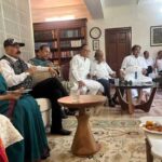 প্রকাশ্যে তৃণমূলের বিদ্রোহী সাংসদদের বৈঠকের ছবি।