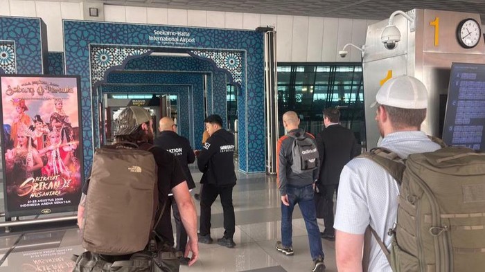 Foto: Ditjen Imigrasi menangkap WNA AS berinisial AW, buronan kasus pelecehan seksual. (dok.istimewa)
