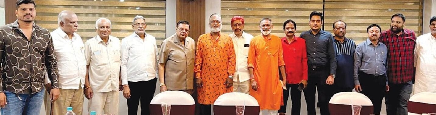 मछली प्रसाद वितरण के लिए लगाए गए सेवा शिविर का दृश्य