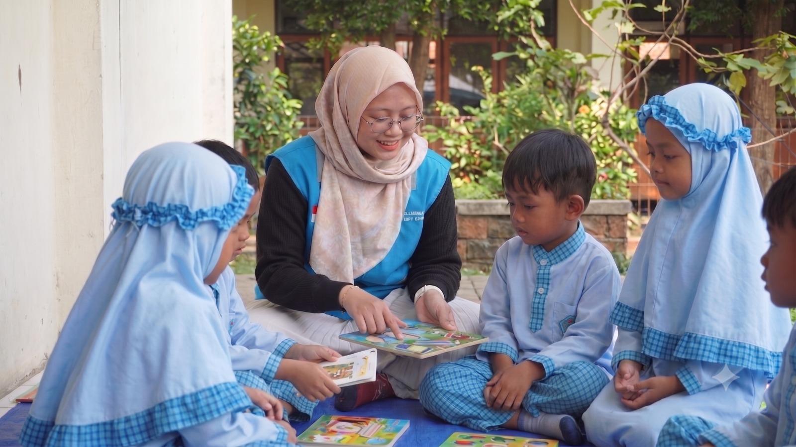 Pancasila Spirit in Action: PLN UIT JBT Brings the PELITA Literacy Program to South Tambun