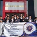 Para advokat DePA-RI usai Pengangkatan dan Pengambilan Sumpah Advokat di Pengadilan Tinggi Bandung pada 4 Juni 2026 (Foto: Dok. DPP DePA-RI)