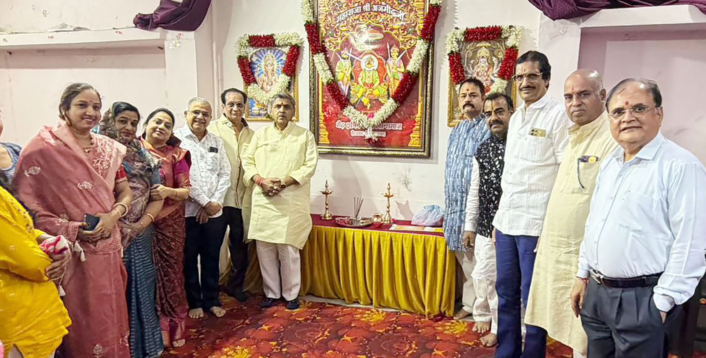 गौलीगुड़ा चमन स्थित मैढ़ भवन में मैढ क्षत्रिय स्वर्णकार समाज शिक्षा सहायता ट्रस्ट द्वारा पुस्तक छात्रवृत्ति वितरण कार्यक्रम