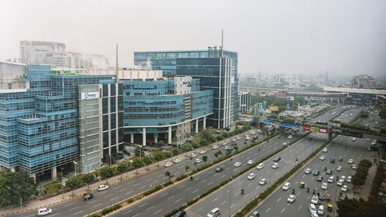 A Gurgaon man earning ₹40 LPA says he still feels poor