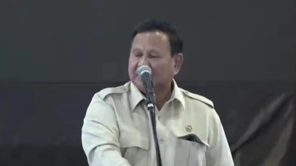 PRABOWO-Presiden RI Prabowo Subianto curhat masih kerap dibully. Hal itu diutarakan saat Prabowo Subianto meninjau sekolah rakyat di SRMP 17, Tabanan, Bali, Minggu (7/6/2026).