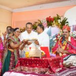रामकोट महिला मंडल द्वारा आयोजित नानी बाई रो मायरो में कथा का रसपान करवाते हुए कथा वाचक पं. पवन कुमारजी मालोदिया।