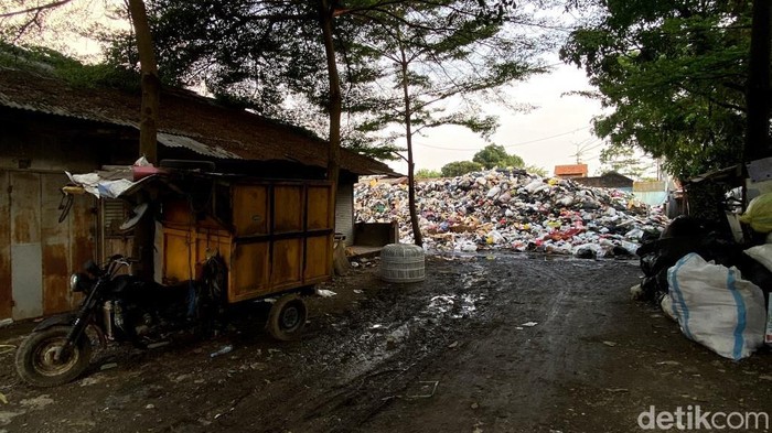 Sampah di Pasar Ciwastra Bandung. (Foto: Wisma Putra/detikJabar)