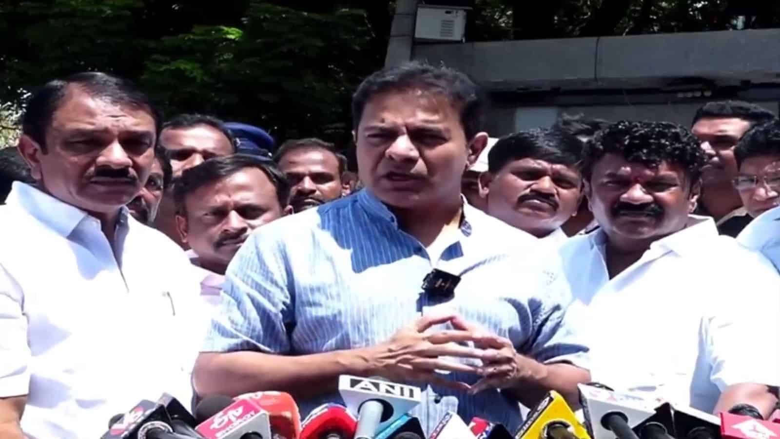 KTR addresses the Media outside the Chanchalguda Jail