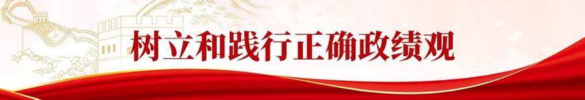 每天清晨，薄雾笼罩的襄阳谷城堰河村，是被一场晨会叫醒的。
